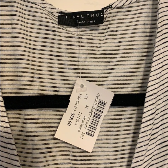 NEVER WORN Tie in front top - Picture 2 of 2